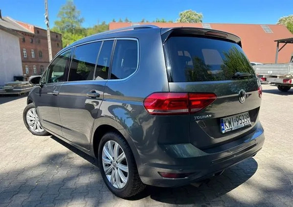 Volkswagen Touran cena 94900 przebieg: 116500, rok produkcji 2018 z Barlinek małe 106